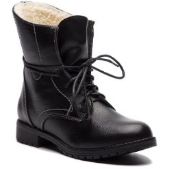 Trzewiki Clara Barson. Czarne botki damskie Clara Barson, bez obcasa, na płaskiej podeszwie, bez zapięcia. Za 129.99 zł.