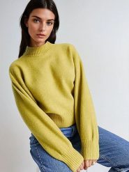 Monki Sweter w kolorze limonkowym rozmiar: XS. Zielone golfy damskie Monki, xs, bez wzorów, bez ramiączek. Za 43.88 zł.