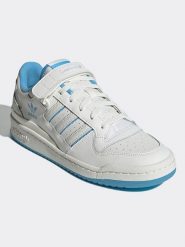 Adidas Skórzane buty sportowe w kolorze biało-błękitnym rozmiar: 39. Białe buty sportowe na co dzień damskie Adidas, bez wzorów. Za 320.63 zł.