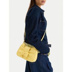 Torebka JENNY. Żółte torebki klasyczne damskie Jenny, bez wzorów, bez dodatków. Za 119.99 zł.