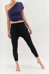 Spodnie do jogi Moonholi Cosmic Cropped Track Pants z obniżonym krokiem. Szare spodnie sportowe damskie MOONHOLI, m, z bawełny, do biegania. Za 369.00 zł.