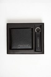 Portfel i brelok męski skórzany ARMANI EXCHANGE. Portfele męskie Armani Exchange, bez wzorów. Za 539.00 zł.