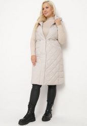 Jasnobeżowa Pikowana Kamizelka z Kapturem i Sznurkami Nomissa. Brązowe kamizelki damskie Born2be, xl, z jeansu. Za 209.99 zł.