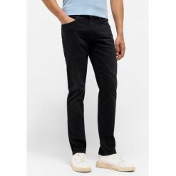 Męskie Spodnie Jeansowe Mustang Style Oregon Slim Denim Black 1015866 4000 842. Czarne spodnie materiałowe męskie Mustang, bez wzorów, z denimu. Za 219.99 zł.