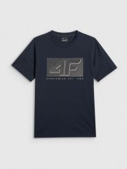 4F T-shirt regular z nadrukiem męski - granatowy L. Niebieskie t-shirty męskie 4f, l, bez wzorów, z dresówki, bez kołnierzyka. Za 69.99 zł.