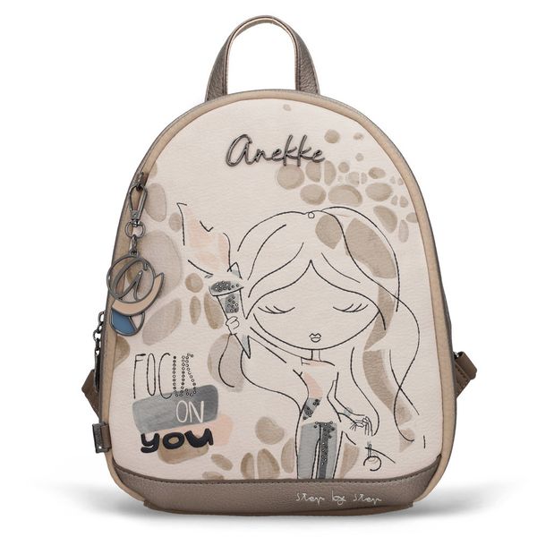 Plecak damski Anekke, z ozdobnym motywem graficznym i metalowym logotypem zamykany na zamek wyposażony w poręczną rączkę regulowane szelki oraz dekor. Brązowe plecaki damskie Anekke, bez wzorów, biznesowe. Za 379.00 zł.