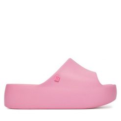 Klapki Melissa. Czerwone klapki damskie Melissa, bez wzorów, bez obcasa. Za 259.99 zł.