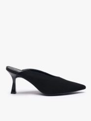 Czarne welurowe klapki na obcasie flare. Czarne klapki damskie Ryłko, bez wzorów, z gumy, bez obcasa, na obcasie. Za 379.99 zł.