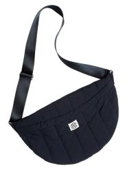 MOSS COPENHAGEN Torebka "Sasja" w kolorze granatowym rozmiar: onesize. Niebieskie torebki klasyczne damskie MOSS COPENHAGEN, bez wzorów, pikowane, bez dodatków. Za 148.61 zł.