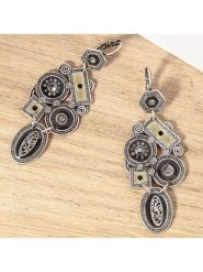 MENTHE À L'O Kolczyki-wkrętki z kryształami rozmiar: onesize. Szare kolczyki damskie MENTHE À L'O, z kryształem, z zapięciem typu bigiel. Za 130.50 zł.