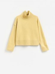 Wełniany sweter - jasnożółty. Żółte swetry klasyczne damskie Reserved, l, z dzianiny, bez kołnierzyka. Za 259.99 zł.