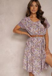 Fioletowa Rozkloszowana Sukienka z Wiskozy w Kwiaty Rivanira. Fioletowe sukienki damskie Renee, na lato, bez wzorów, z materiału, bez kołnierzyka, bez ramiączek, midi, rozkloszowane. W wyprzedaży za 52.49 zł.