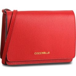 Torebka COCCINELLE - CV3 Mini Bag E5 CV3 55 D6 05 Coquelicot R09. Czerwone listonoszki damskie Coccinelle, bez wzorów, ze skóry, bez dodatków. W wyprzedaży za 489.00 zł.