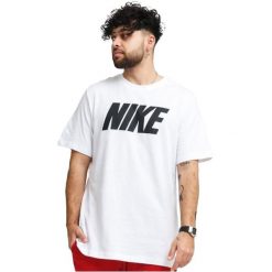 Koszulka Męska Nike M Nsw Tee Nike Block1 Fs T-shirt. Białe t-shirty męskie Nike, m, bez wzorów, z bawełny, bez kołnierzyka. Za 118.80 zł.