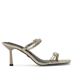 Klapki Nine West. Żółte klapki damskie Nine West, bez wzorów, bez obcasa. Za 239.99 zł.