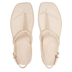 Sandały Crocs. Brązowe sandały damskie Crocs, bez wzorów, bez obcasa, na płaskiej podeszwie. Za 179.99 zł.