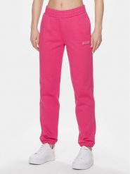 Guess Spodnie dresowe Eleanora V4RB10 KC5O0 Różowy Regular Fit. Czerwone spodnie dresowe damskie Guess, xl, z aplikacjami, z bawełny. Za 219.99 zł.