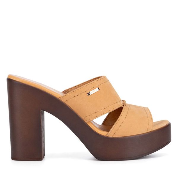 Klapki Lasocki. Brązowe klapki damskie Lasocki, bez wzorów, bez obcasa. Za 117.99 zł.