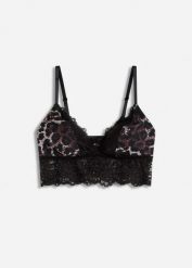 Biustonosz bustier z trójkątnymi miseczkami z koronką. Czarne biustonosze bonprix, bez wzorów, z koronki. Za 87.99 zł.