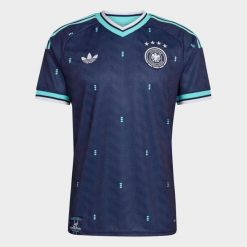 Koszulka piłkarska replika Niemcy 26 wyjazdowa. Niebieskie bluzki damskie Adidas, s, bez wzorów, sportowe, bez kołnierzyka, bez ramiączek. Za 449.99 zł.