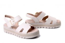 RIEKER V4952-60 beige, sandały damskie. Brązowe sandały damskie Rieker, bez wzorów, bez obcasa. Za 255.92 zł.