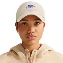 Czapka unisex z daszkiem Nike Club. Brązowe czapki męskie Nike, bez wzorów, z bawełny. Za 100.99 zł.
