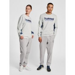 Bluza Hummel Legacy Wesley. Szare bluzy sportowe damskie HUMMEL, na jesień, l, bez wzorów, z bawełny, bez ramiączek, długie, bez kaptura. Za 255.00 zł.