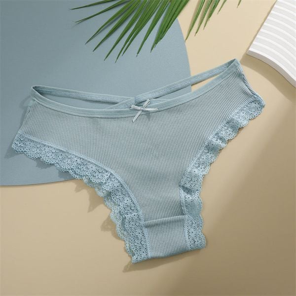 Figi z paseczkami i koronką na co dzień i okazje Vladena. Brązowe figi damskie Intica, l, bez wzorów, z koronki. Za 49.00 zł.