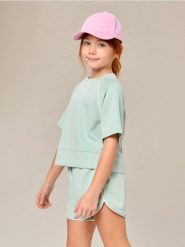 Komplet: koszulka i szorty - zielony. Zielone koszulki dziewczęce Sinsay, l, bez wzorów, bez ramiączek. Za 39.99 zł.