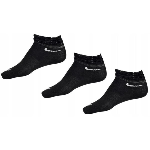 Skarpety stopki Nike 3 pary czarne. Czarne skarpetki damskie Nike, bez wzorów. Za 62.00 zł.