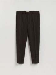 Spodnie garniturowe z wełną - brązowy. Brązowe spodnie wizytowe męskie Reserved, z tkaniny. Za 259.99 zł.