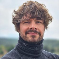 Komin trekkingowy 100% wełny Merino Antracyt. Szare szaliki i kominy damskie WOOLONA, bez wzorów, z wełny. W wyprzedaży za 99.00 zł.