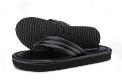 Klapki plażowe damskie Flip Flop Fauna Flip. Czarne klapki damskie Flip Flop, bez wzorów, z materiału, bez obcasa. Za 78.49 zł.