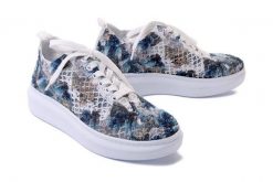 ARTIKER RELAKS 52C2484 white/blue, półbuty damskie. Białe półbuty damskie Artiker Relaks, bez wzorów, bez obcasa. Za 108.43 zł.