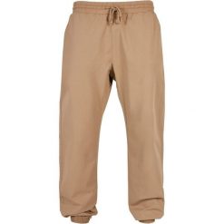 Damski strój do joggingu Urban Classics Basic. Brązowe spodnie dresowe damskie Urban Classics, bez wzorów, z dresówki. Za 221.50 zł.