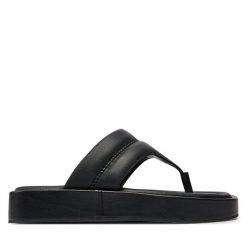 Japonki Clarks. Czarne klapki damskie Clarks, bez wzorów, bez obcasa. Za 269.99 zł.
