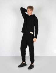 Takeshy Kurosawa Sweter | 83084 | Hoody Boucle | Mężczyzna | Czarny. Czarne spodnie materiałowe męskie Takeshy Kurosawa, m, bez wzorów, z dzianiny, bez kołnierzyka. W wyprzedaży za 319.00 zł.