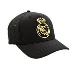 Czapka z daszkiem Real Madryt - oficjalna licencjonowana. Czarne czapki męskie Real Madrid, bez wzorów, z bawełny. Za 99.00 zł.