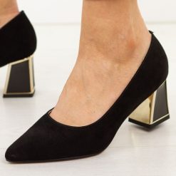 Czarne skórzane czółenka damskie Vinceza 66921. Czarne czółenka damskie VINCEZA, bez wzorów, ze skóry, bez obcasa, na słupku. Za 249.00 zł.