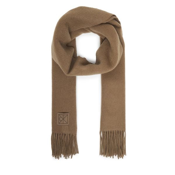 Szalik Calvin Klein. Brązowe szaliki i kominy damskie CALVIN KLEIN, bez wzorów. Za 349.99 zł.