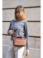 Victor & Hugo Paris Skórzana torebka "Arly" w kolorze brązowym - 23 x 13 x 8 cm rozmiar: onesize. Brązowe torebki klasyczne damskie Victor & Hugo Paris, bez wzorów, z materiału, bez dodatków. Za 404.99 zł.