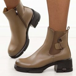 Khaki botki damskie na obcasie Potocki 12698. Brązowe botki damskie POTOCKI, na jesień, z gumy, boho, z okrągłym noskiem, bez obcasa, na obcasie, bez zapięcia. Za 239.00 zł.