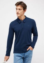 MĘSKA KOSZULKA POLO MUSTANG Portis Dress Blues 1014948 5334. Koszulki polo męskie Mustang, m, bez wzorów, bez ramiączek. Za 109.99 zł.