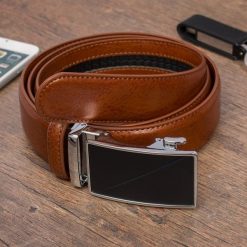 Męski pasek skórzany klamra automat 3,5 cm klasyczny pudełko torebka gratis brązowy AP5 : Kolory - brązowy, beżowy, Rozmiar pasków - r.105-120 cm. Brązowe paski męskie bez wzorów, ze skóry, klasyczne. Za 99.99 zł.