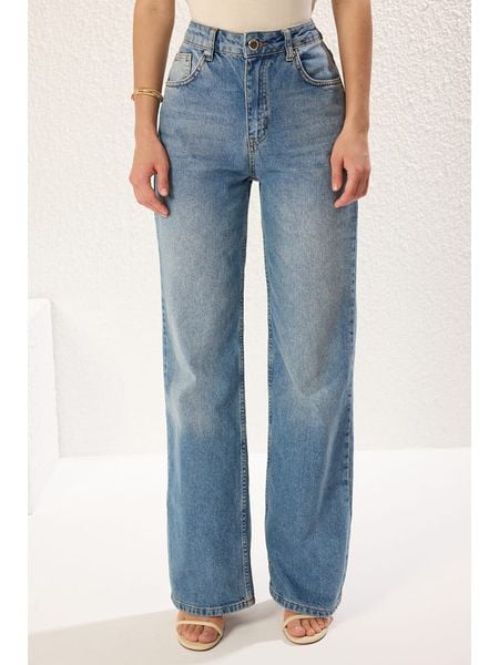 Trendyol Dżinsy - Comfort fit - w kolorze niebieskim rozmiar: 40. Niebieskie jeansy damskie Trendyol, z podwyższonym stanem. Za 109.95 zł.