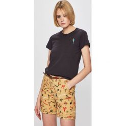 Review - Top. Czarne topy damskie Review, l, bez wzorów, z bawełny, bez kołnierzyka. W wyprzedaży za 39.90 zł.