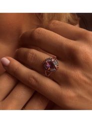 Les Petites Précieuses Pozłacany pierścionek z cyrkoniami i ametystem rozmiar: 54. Różowe pierścionki damskie Les Petites Précieuses, z ametystem, pozłacane. Za 236.05 zł.