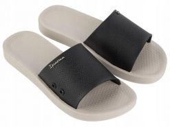 Klapki dla kobiet Ipanema ANAT CLASSIC. Brązowe klapki damskie Ipanema, bez wzorów, z gumy, bez obcasa. Za 64.99 zł.