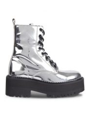Tommy Jeans Botki Tjw Flatform Zip Up Metallic EN0EN02403 Szary. Szare botki damskie Tommy Jeans, z jeansu, bez obcasa, na płaskiej podeszwie, bez zapięcia. Za 759.99 zł.