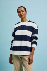 Bluza wkładana przez głowę w szerokie pasy granatowa. Bluzy bez kaptura damskie MOODO, l. W wyprzedaży za 59.99 zł.